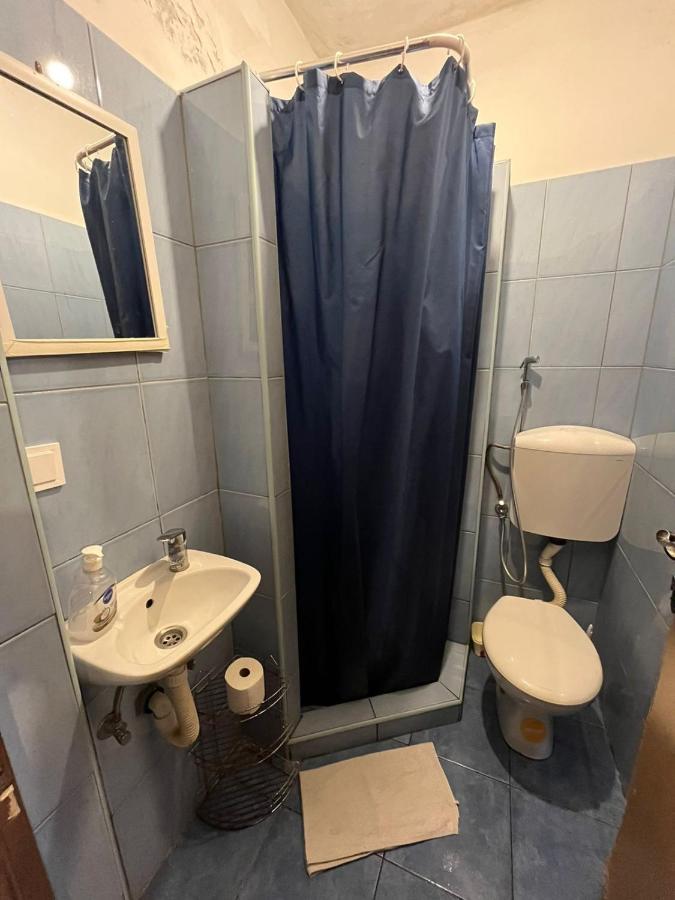 Hostel Anton ティヴァト エクステリア 写真