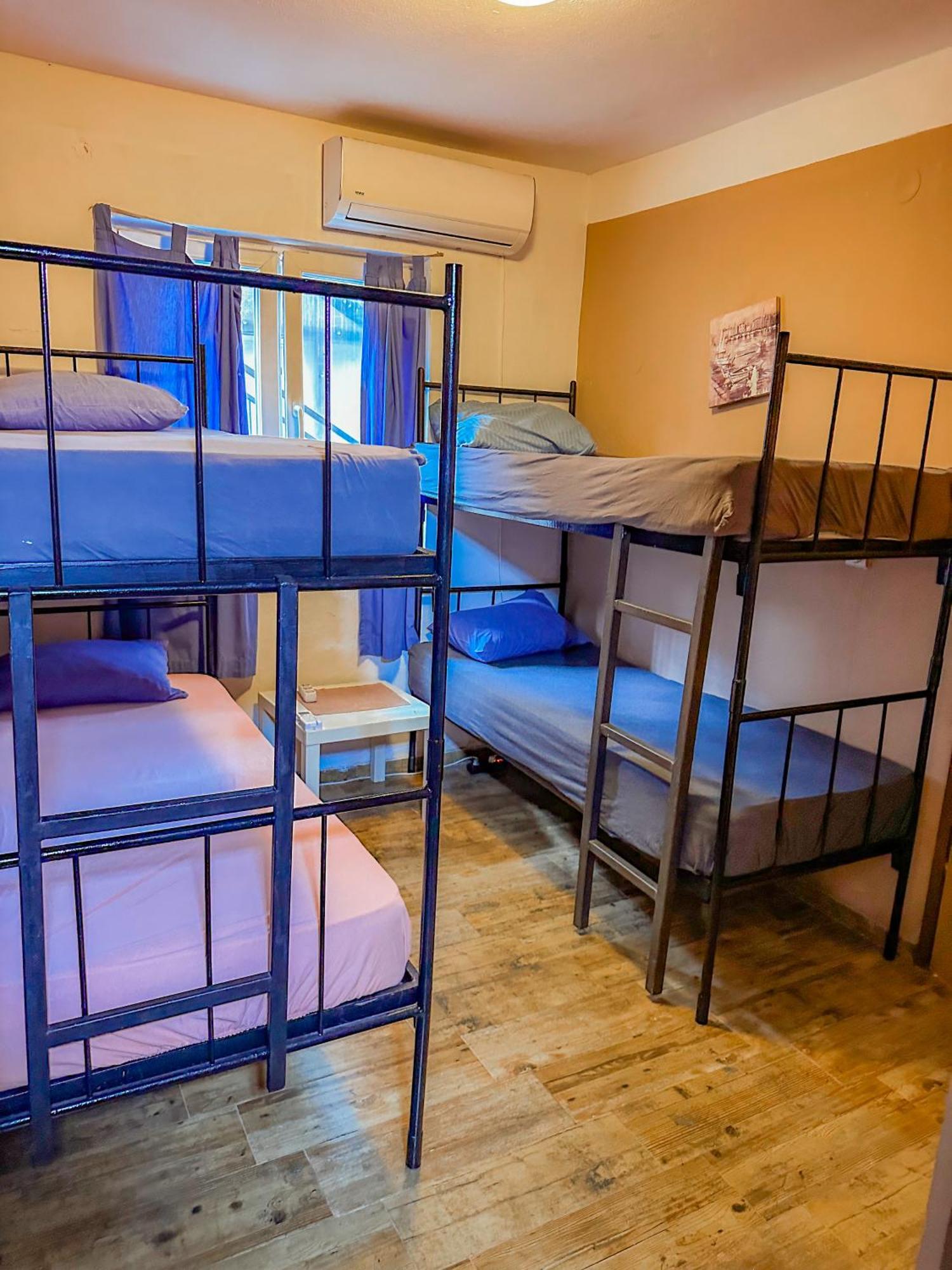 Hostel Anton ティヴァト エクステリア 写真