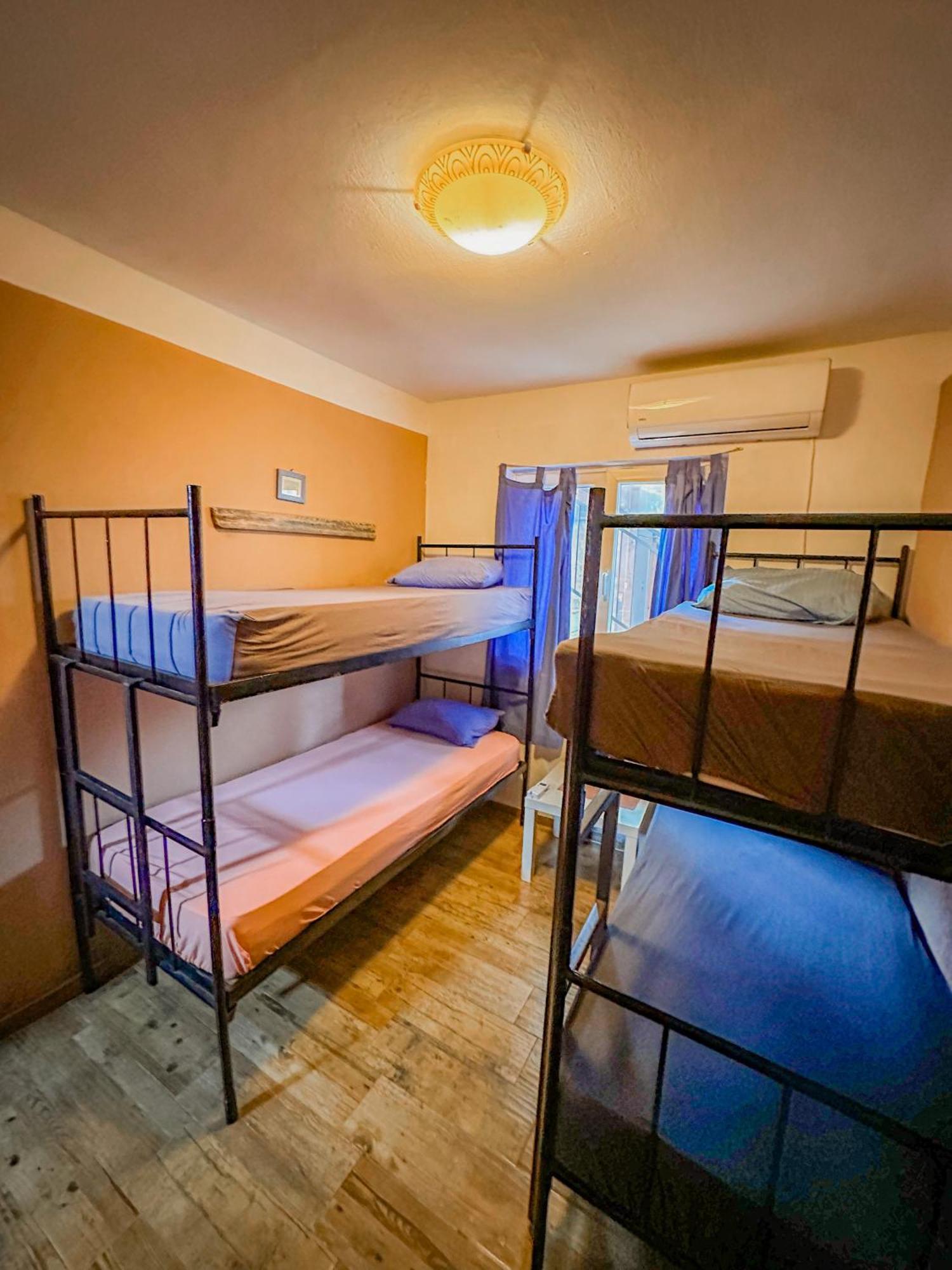 Hostel Anton ティヴァト エクステリア 写真