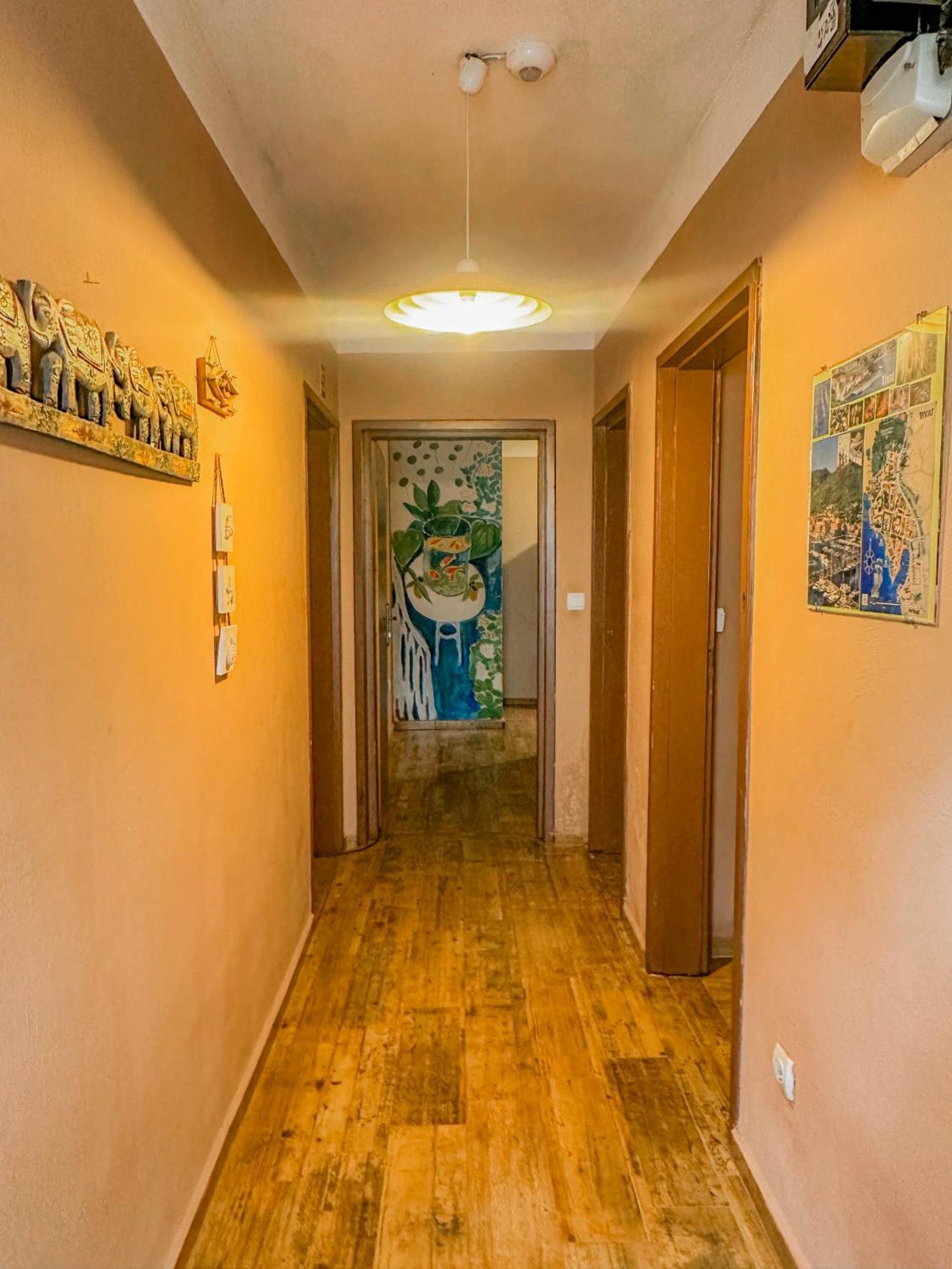 Hostel Anton ティヴァト エクステリア 写真