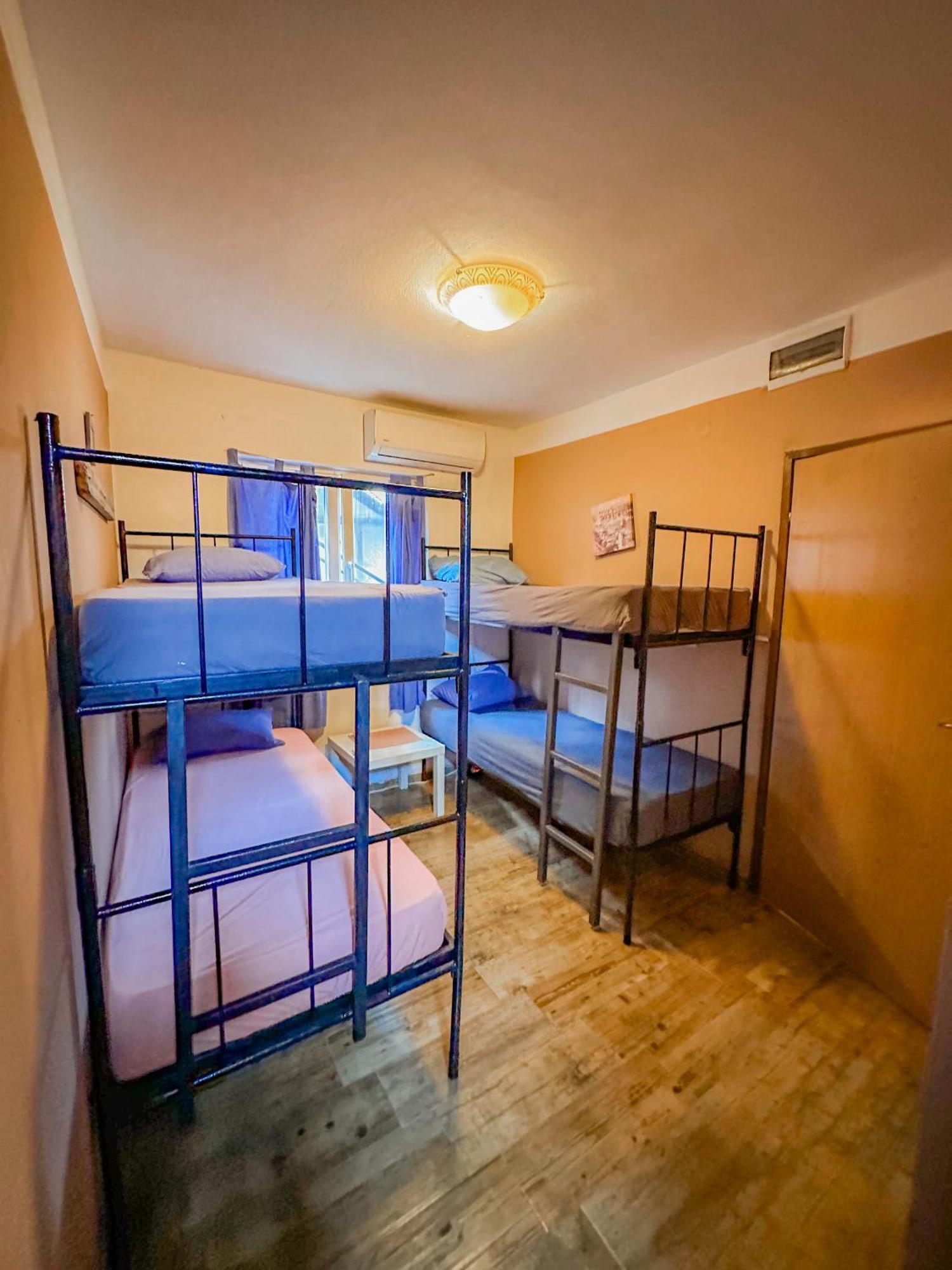 Hostel Anton ティヴァト エクステリア 写真