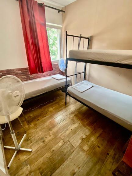 Hostel Anton ティヴァト エクステリア 写真