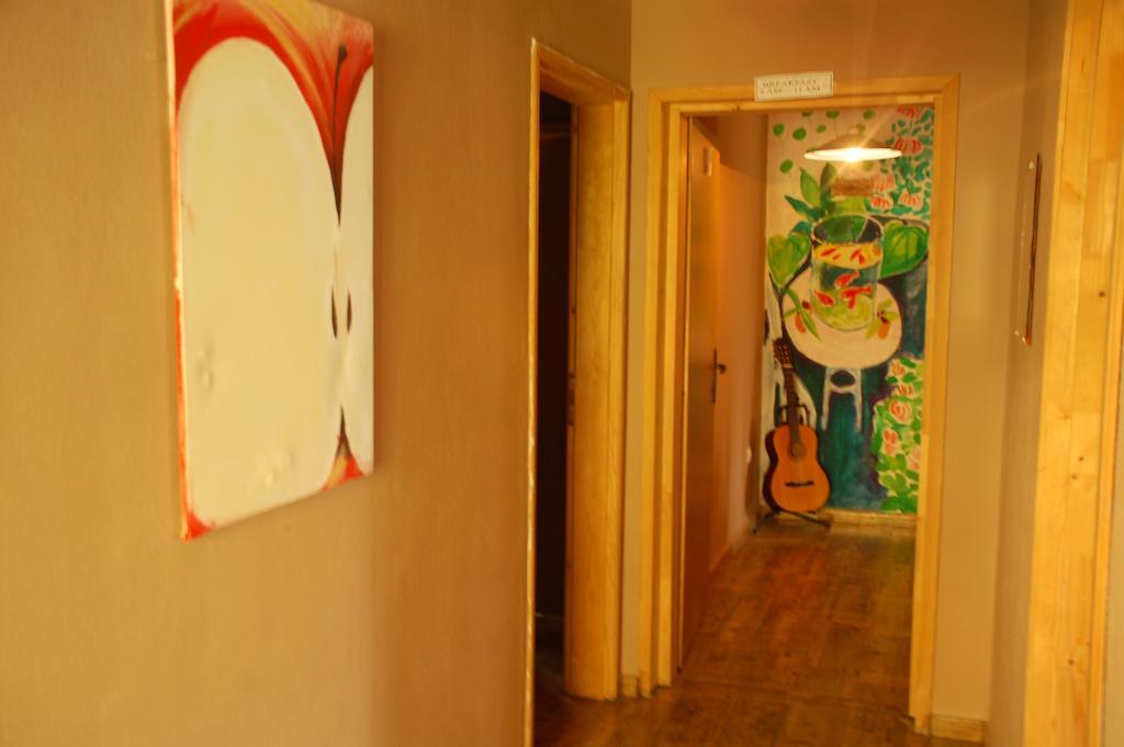 Hostel Anton ティヴァト エクステリア 写真