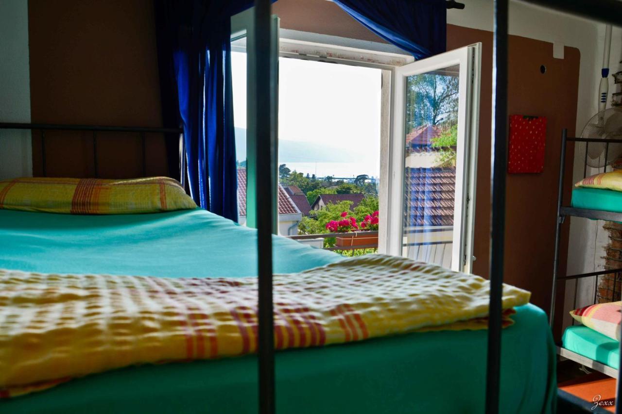 Hostel Anton ティヴァト 部屋 写真